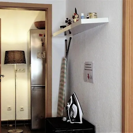 Your Private Bedroom Near Station Perfect For Solo Travelers 아파트 코블렌츠