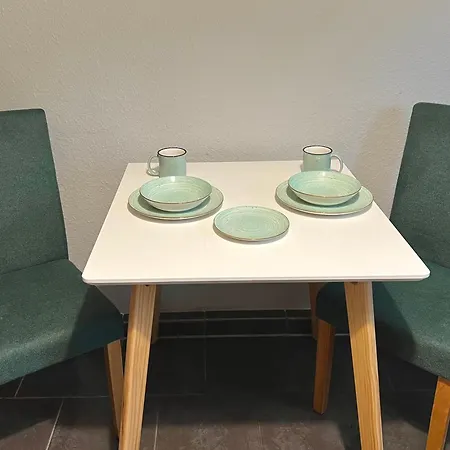 Your Private Bedroom Near Station Perfect For Solo Travelers * Koblencja