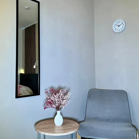 아파트 Your Private Bedroom Near Station Perfect For Solo Travelers 코블렌츠