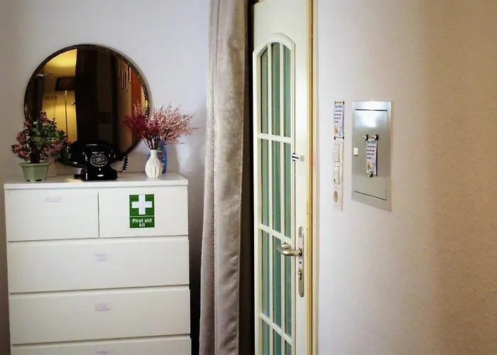 Appartement Your Private Bedroom Near Station Perfect For Solo Travelers