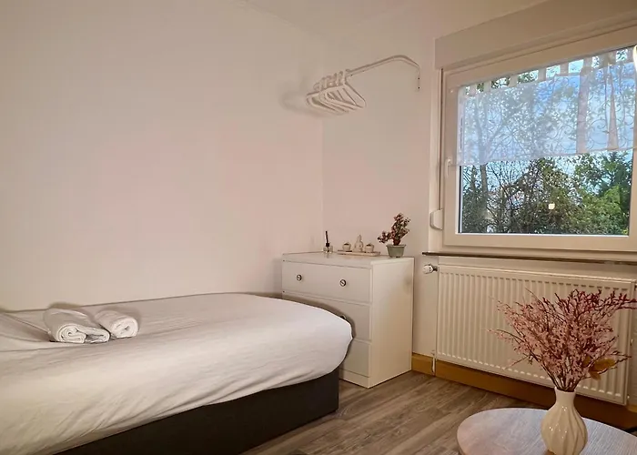 Your Private Bedroom Near Station Perfect For Solo Travelers Apartament *